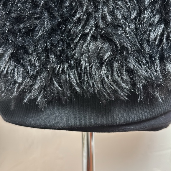 Wild fable Women's Jacket
Topper Faux Fur Long Sleeve Full
Zip Size XS Black - Picture 3 of 13